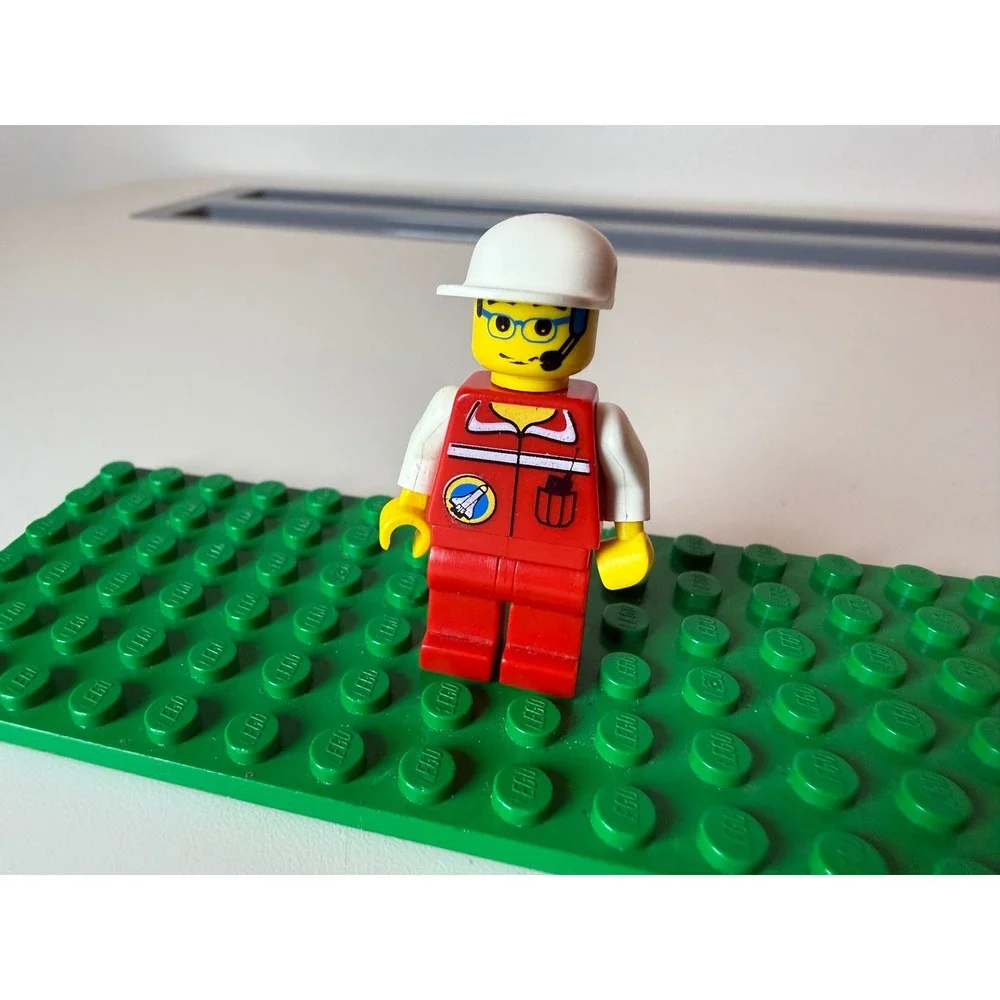 Lego bring your